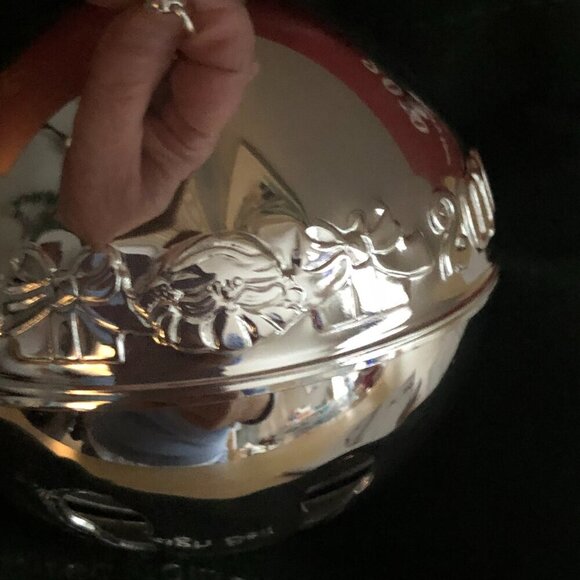 Wallace Silversmiths 2010 Silver Sleigh Bell - 40th Anniversary Edition - Picture 9 of 16